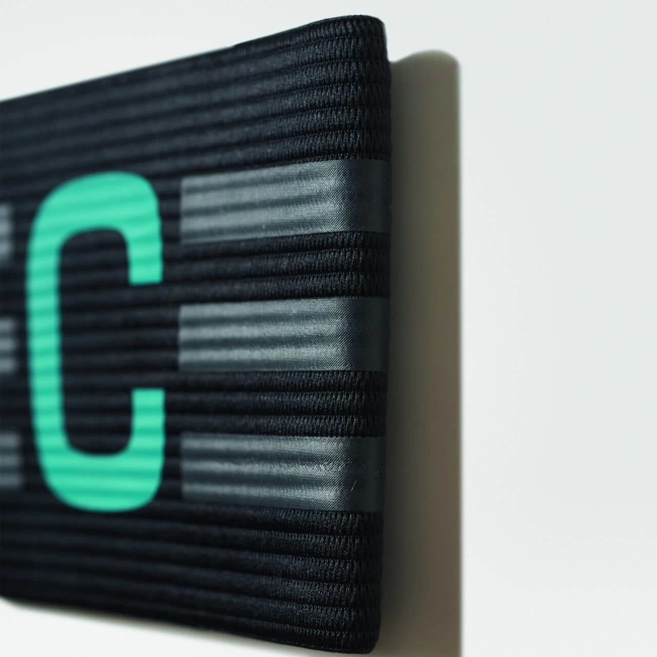 ADIDAS Football Captain Armband Schwarz-mint 6 ADIDAS Football Captain Armband Schwarz-mint – Bild 6