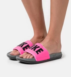 Nike Sportswear OFFCOURT SLIDE - Pantolette Flach Pink Blast/ Black-dark Grey